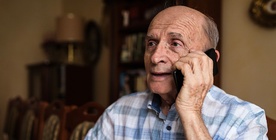 Homme au téléphone